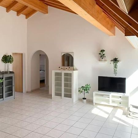 Charming Penthouse With Veranda In The Center Of Brig Exterior photo