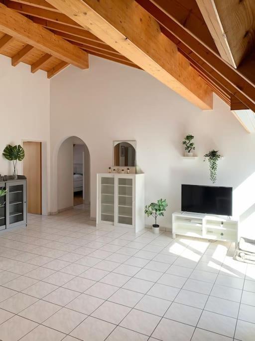 Charming Penthouse With Veranda In The Center Of Brig Exterior photo