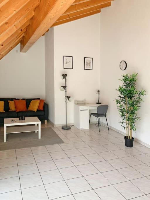 Charming Penthouse With Veranda In The Center Of Brig Exterior photo